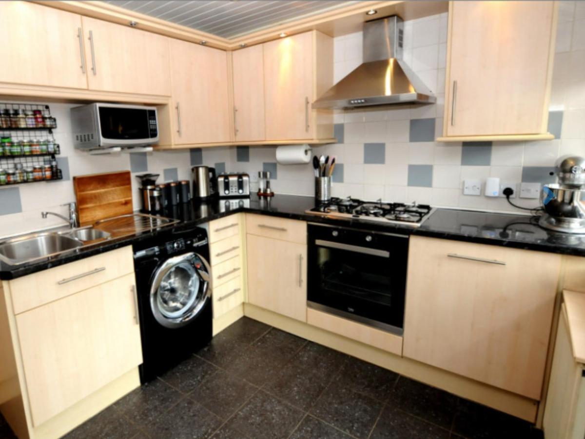 Cheerful One bedroom cottage with parking space. - Housity