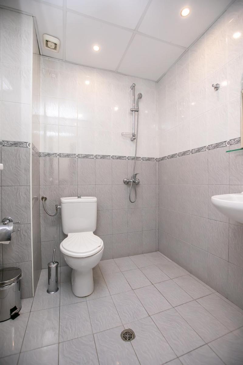 Hotel Astra - Housity