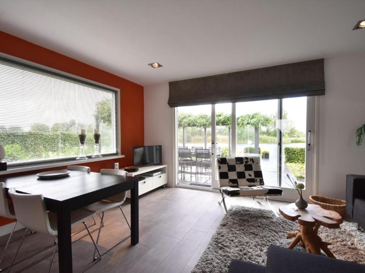 Riverside holiday home near Amsterdam - Housity