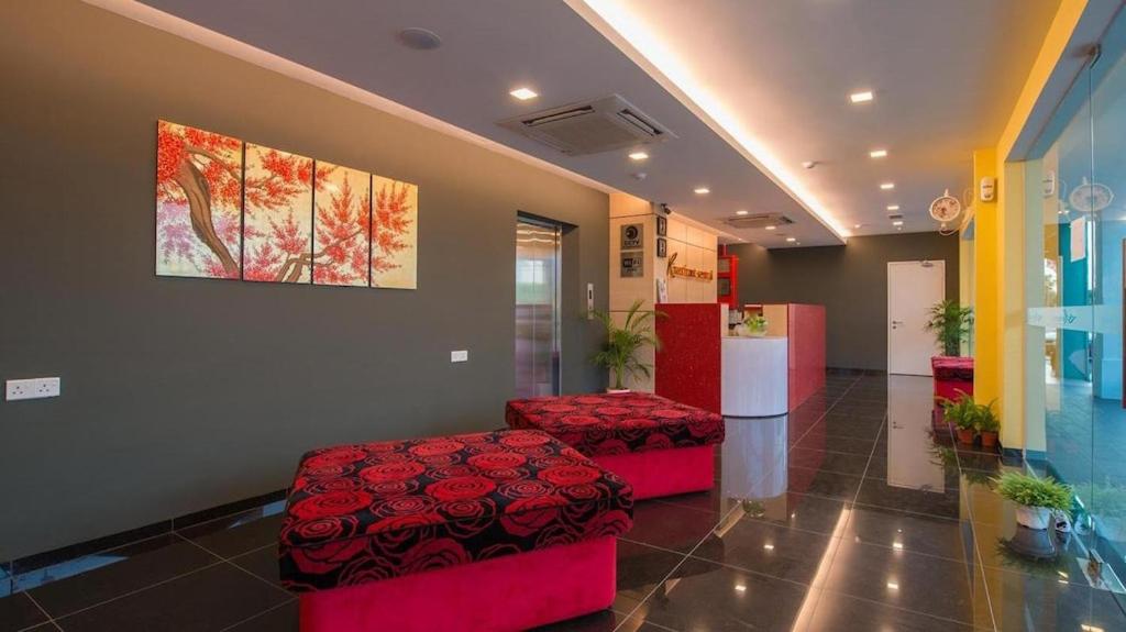 Riverfront Boutique Hotel - Housity