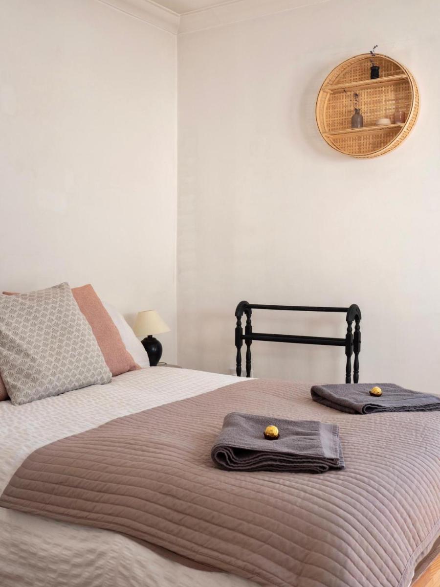 Penarth Town (Cardiff) - Private Sun Terrace! Ideal For Families & Couples! - Housity