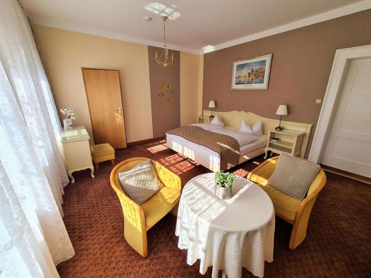 Landhotel - Housity