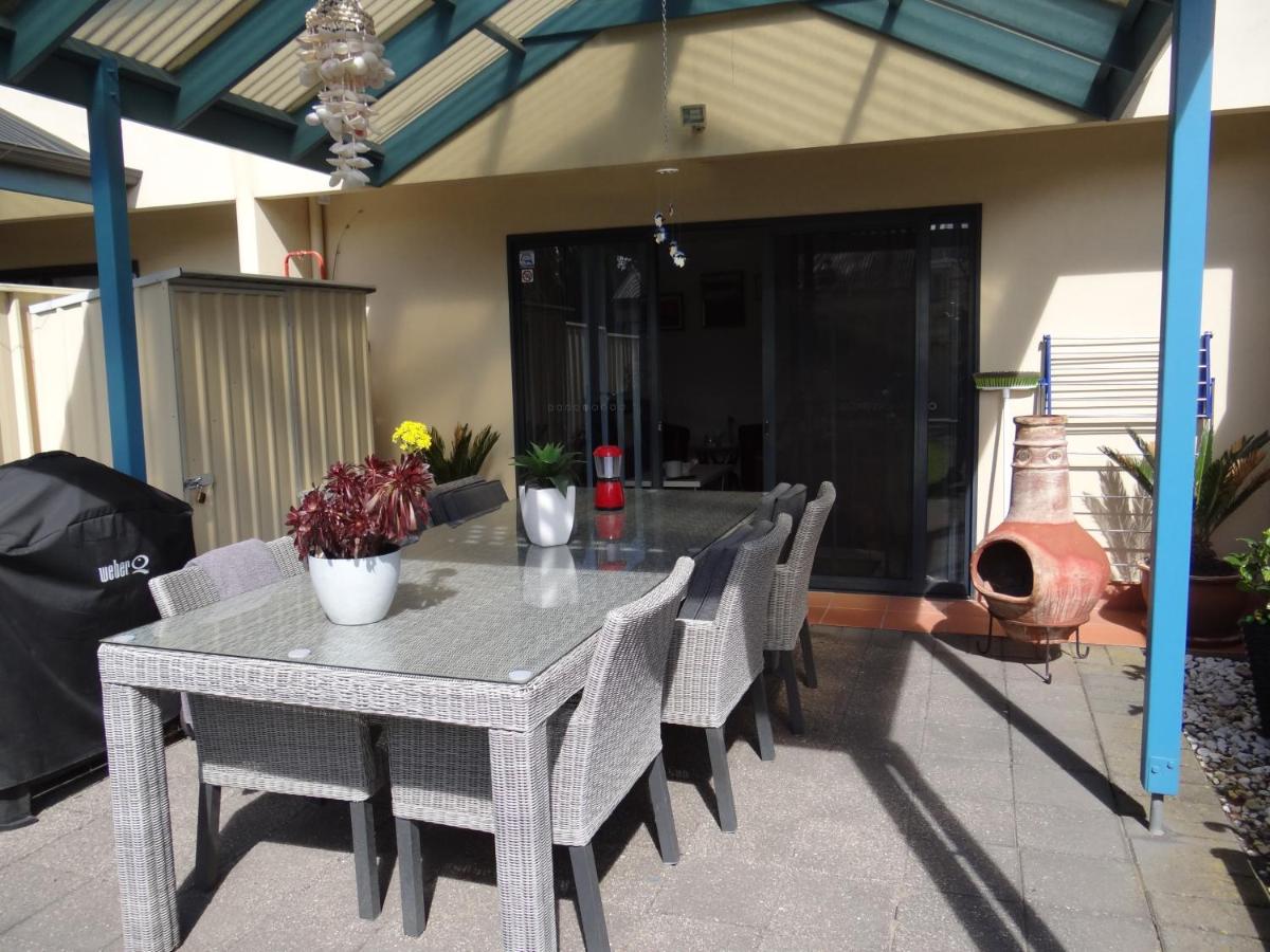 Victor Holidays - Housity