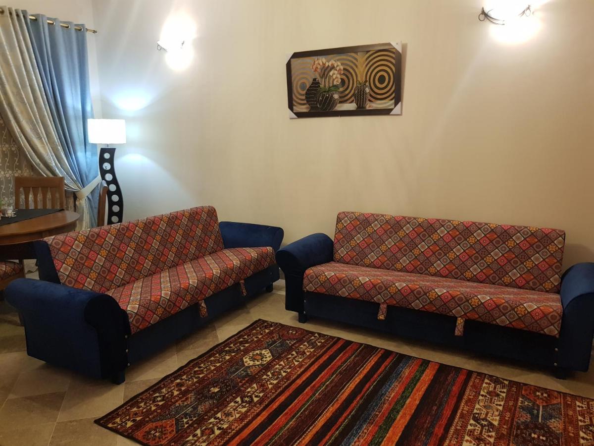 Entire Apartment 2bed Condo at Burban Oakwood - Housity