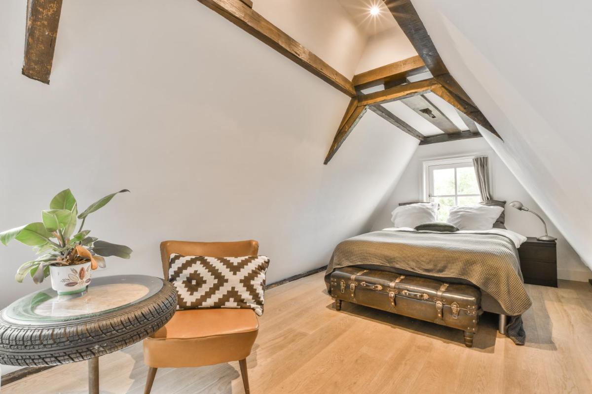 Herengracht Private room with canal view - Housity