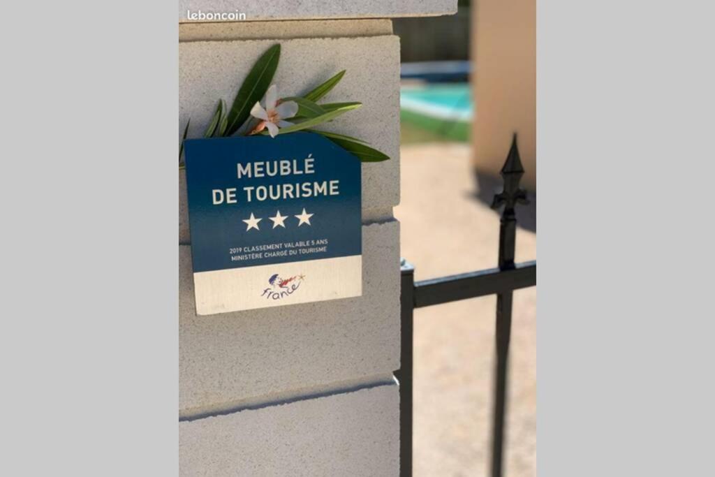 Séjour Romantique Jacuzzi intérieur Privé - Housity