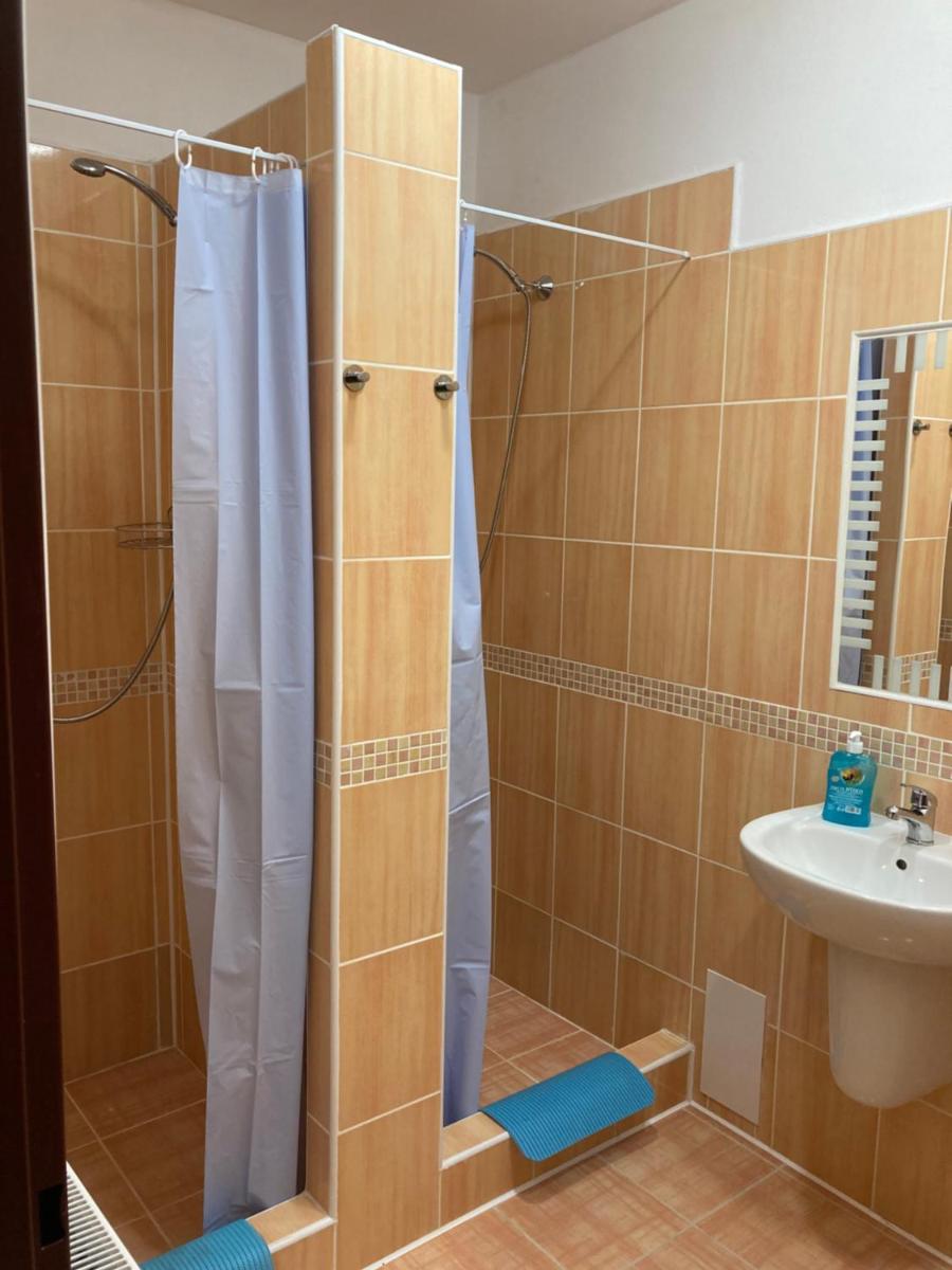 Penzion Restaurace Zátiší - Housity