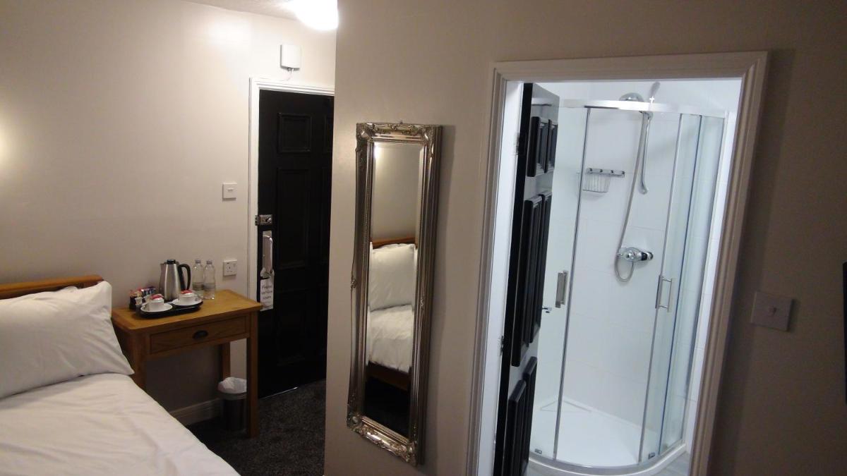 The Copper Room Steakhouse & Rooms - YO16 4AJ -100 - Housity