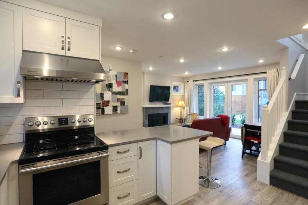 Vancouver Traveller Cottage - Housity