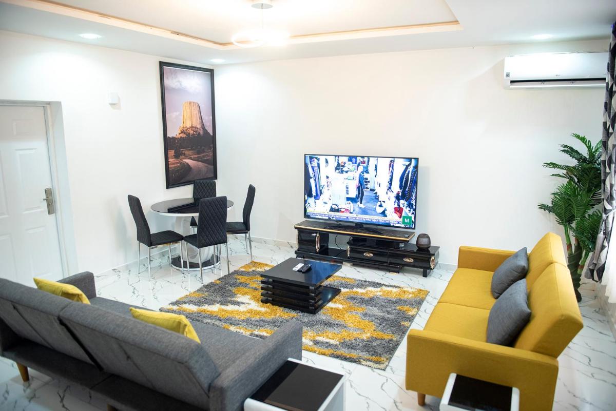 Suitetrails - Cc & Cg Homes Furnished 3 bedroom Semi-Detached Duplex, House