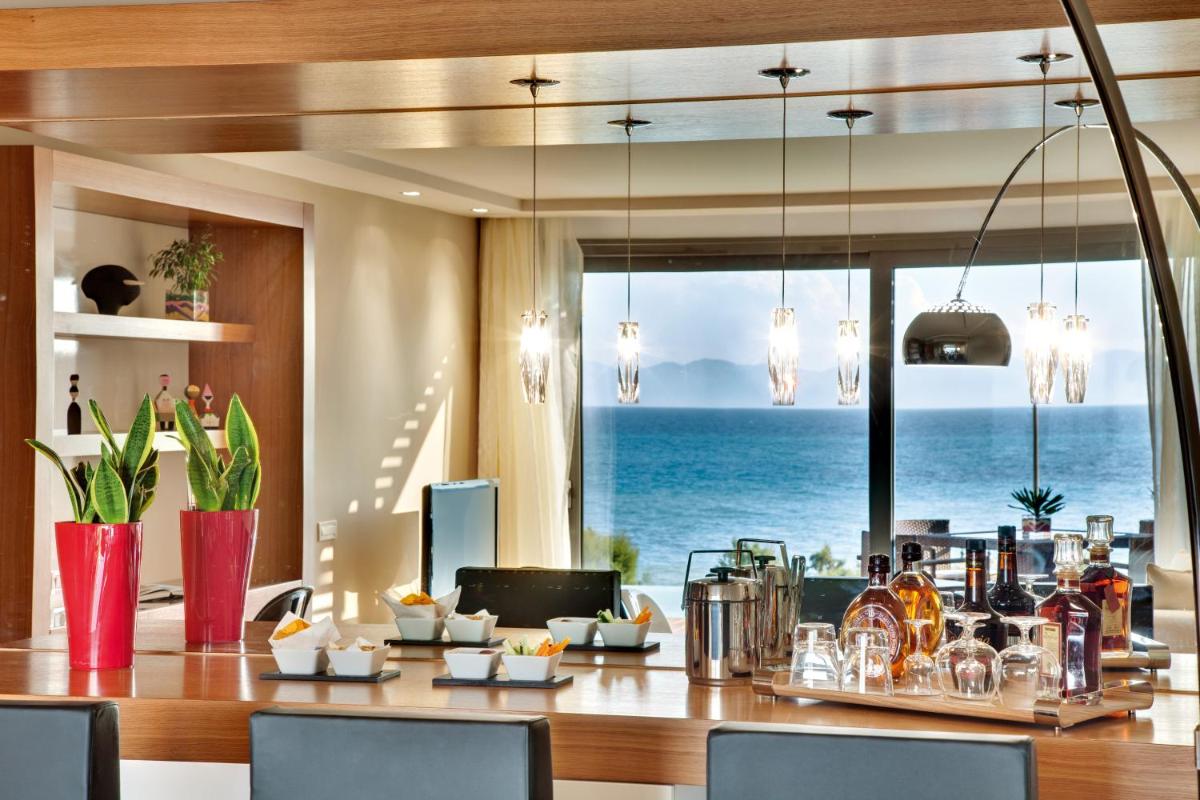 Elite Suites by Rhodes Bay - Housity
