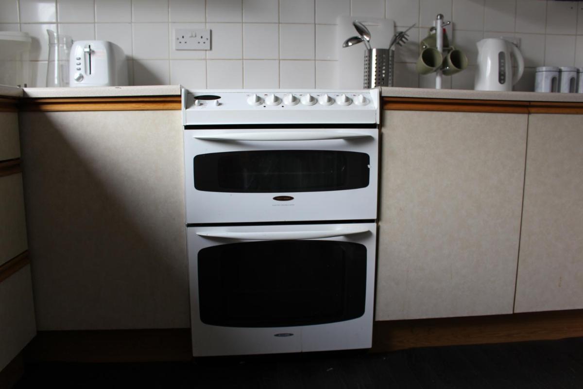 Lovely 2 bedroom end terrace house in Belfast - Housity