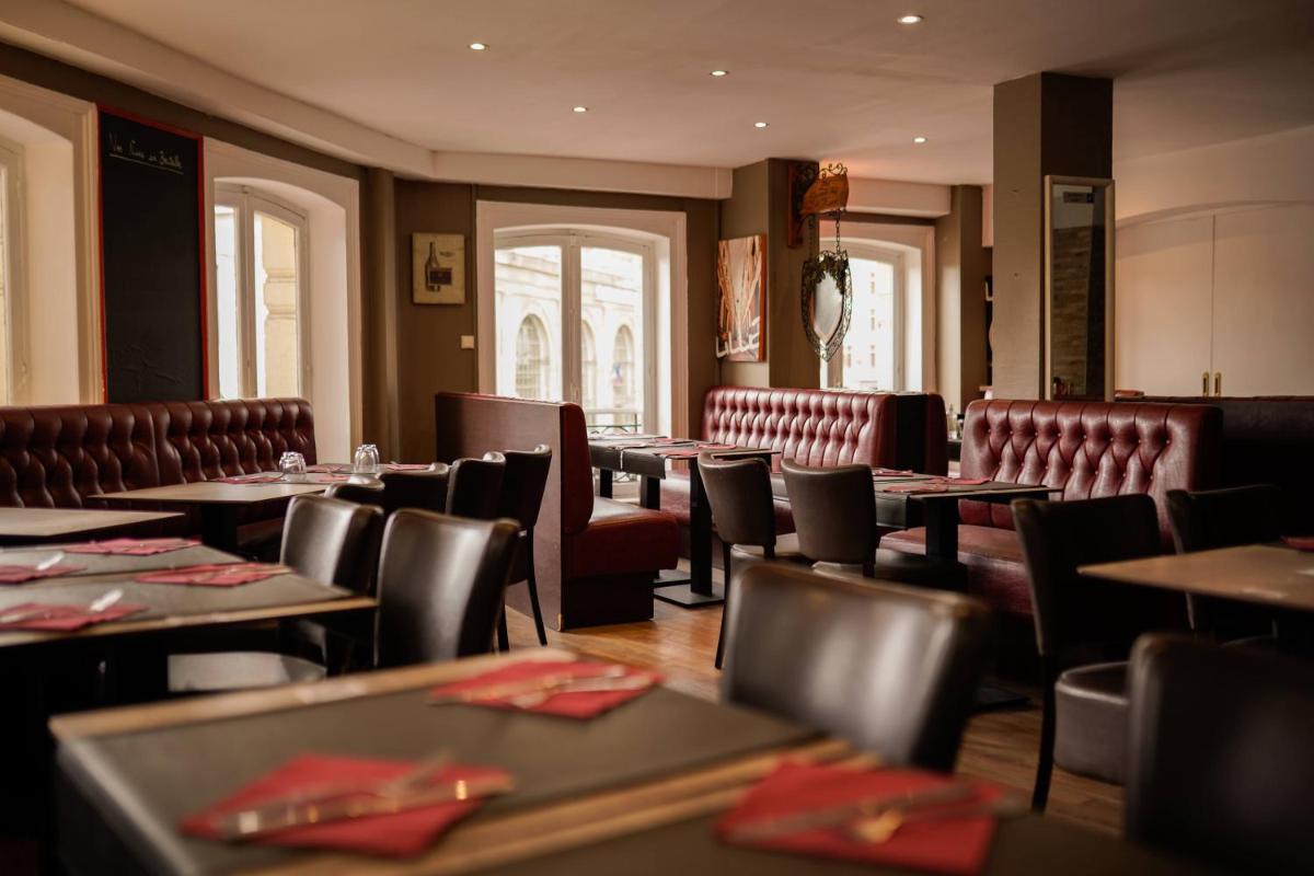 Le Napoleon - Housity