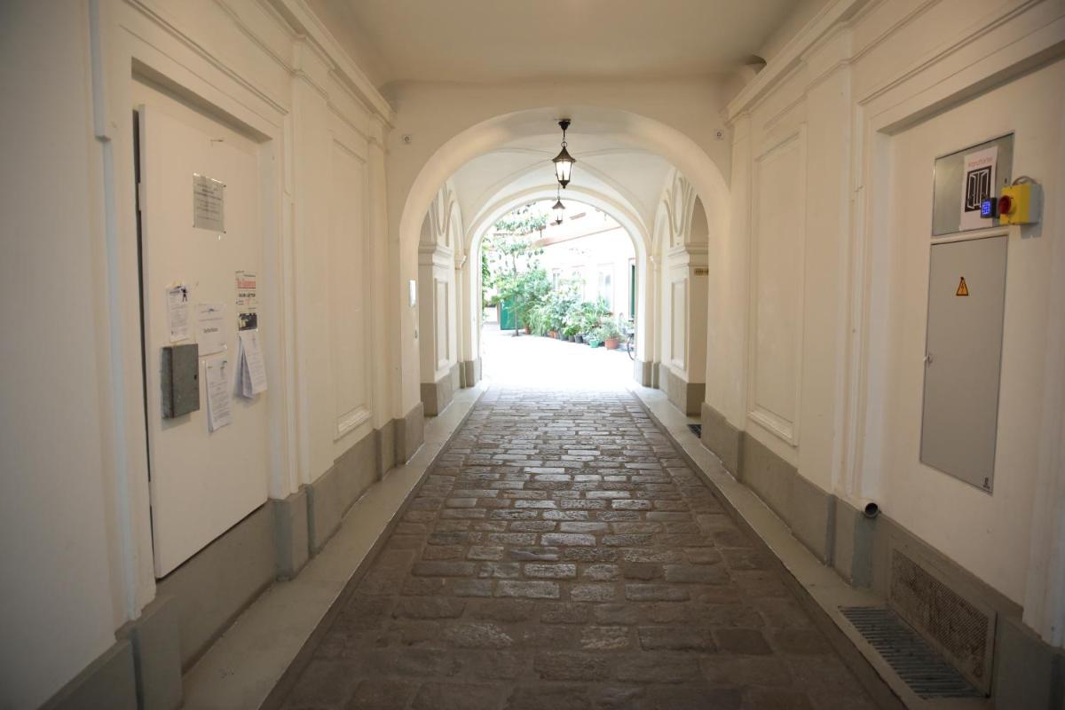 Heart of Vienna - City Apartment - Hizvo