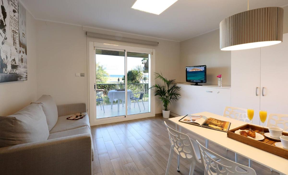 Aparthotel Solifemar - Housity