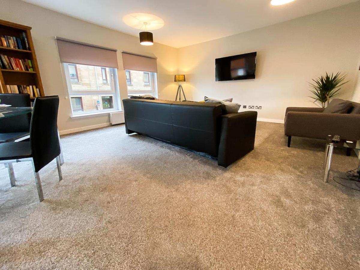 Kelvingrove Art Gallery Flat - Private Parking - Housity