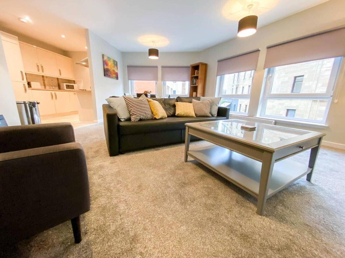Kelvingrove Art Gallery Flat - Private Parking - Housity