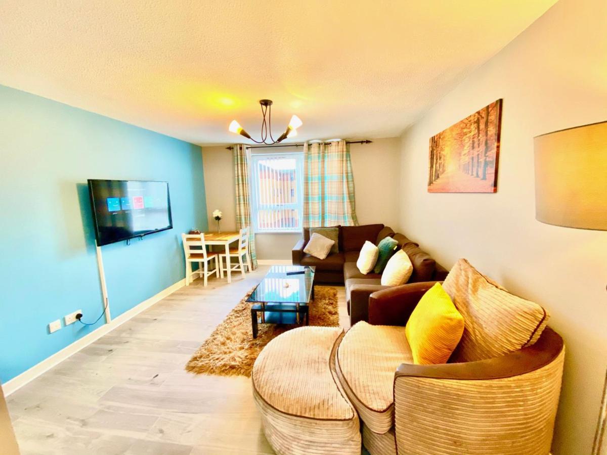 Fam Gateway Ace location GLA 2BD - Housity