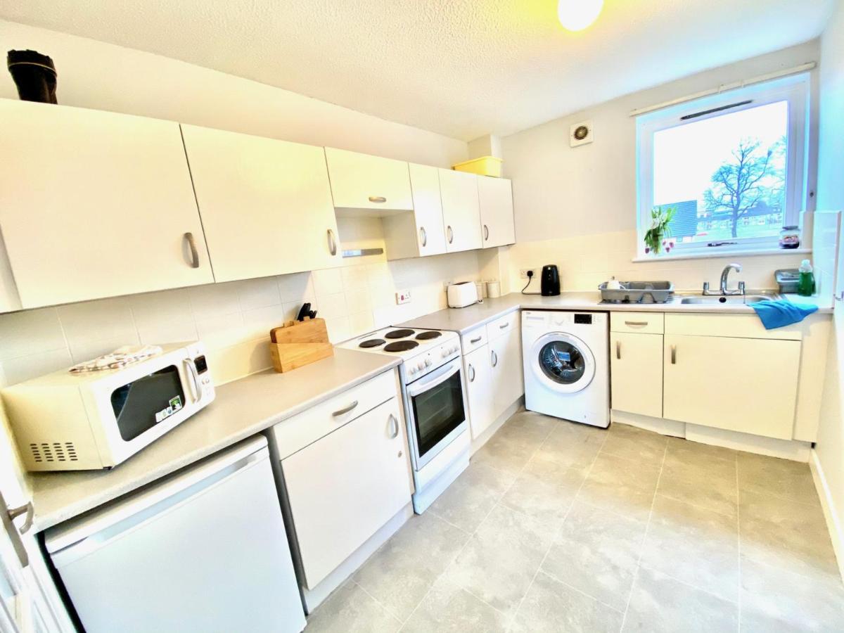 Fam Gateway Ace location GLA 2BD - Housity