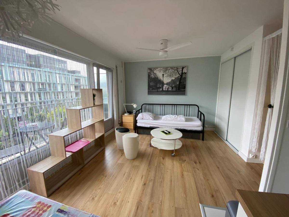Studio Morgane-balcon couvert-wifi-près centre-linge et ménage - Housity