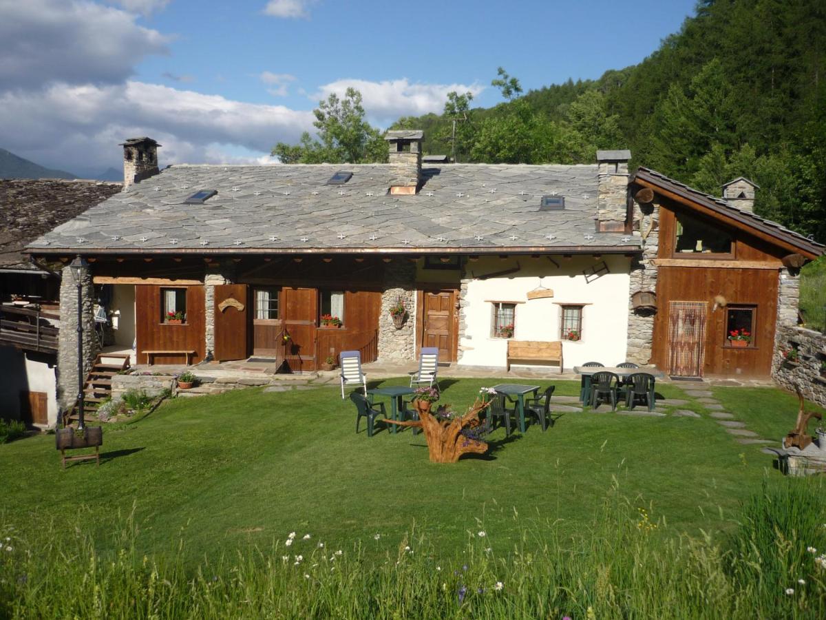 Les Chevreuils - Housity