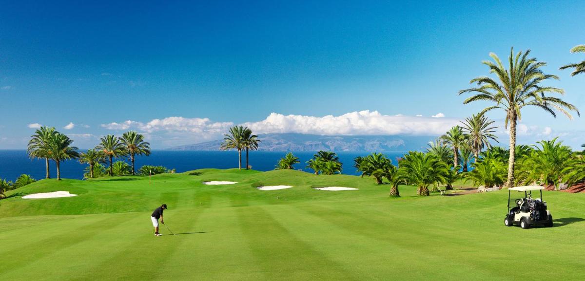Instalaciones para jugar al golf en el hotel o alrededores