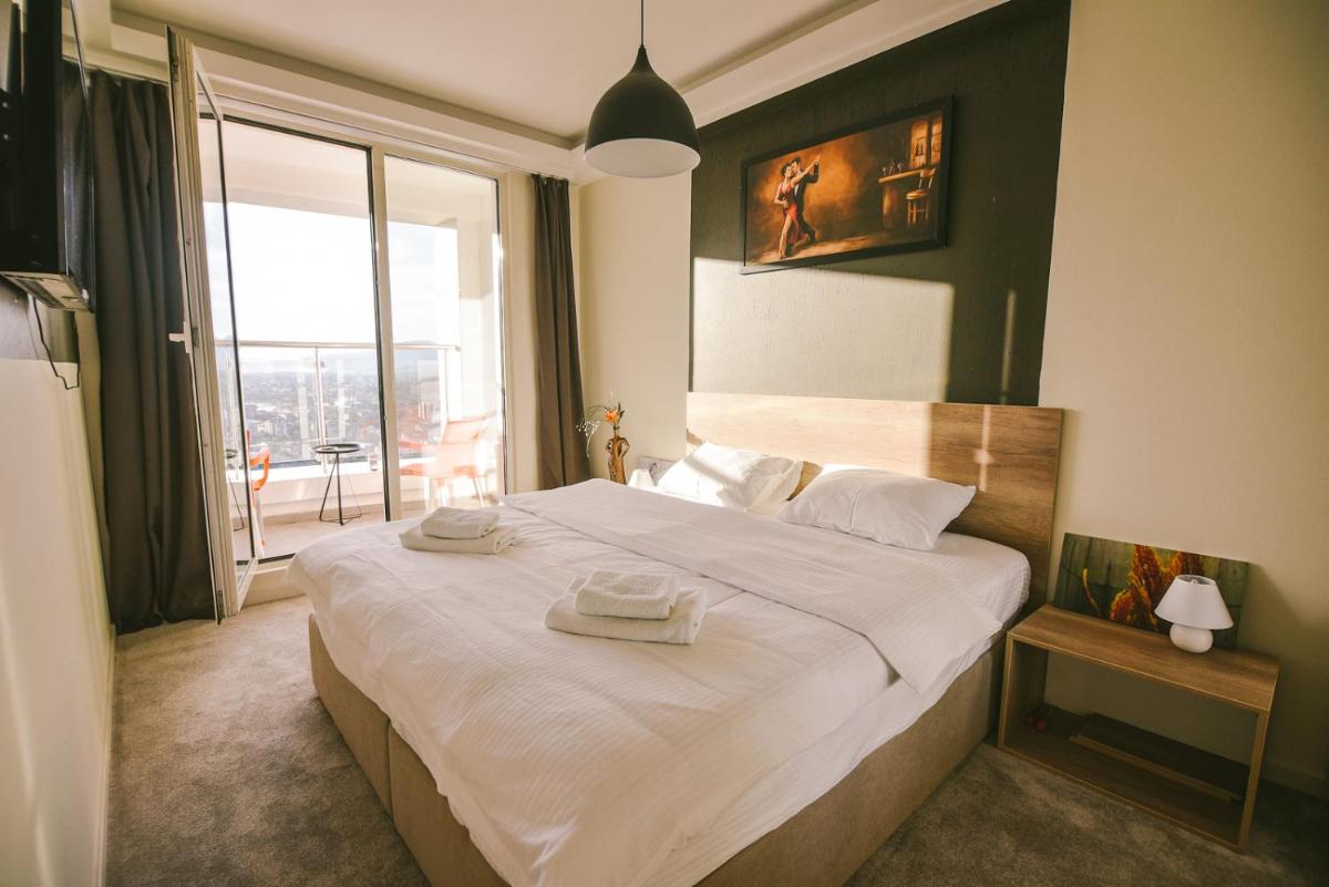 Sky Deluxe 2 Fitness & Spa - Housity