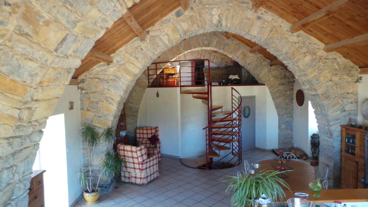 Chambre d'hôtes LES LOUVES - Housity