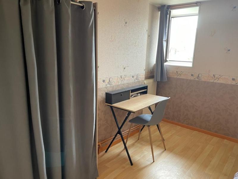 Chambre double avec WiFi châtellerault - Housity