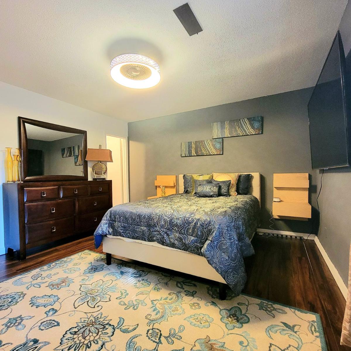 HI-TEK-Duplex A-Two 75in 4k LED - Housity
