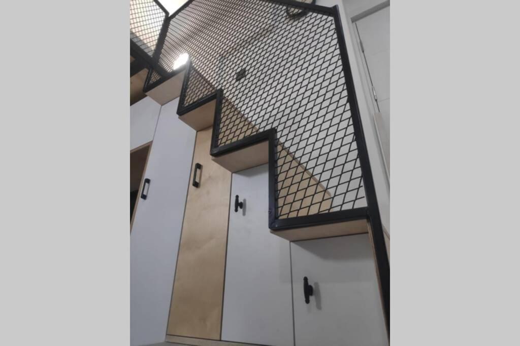 Suitetrails - Centrally-located Quiet Cozy Loft apartment