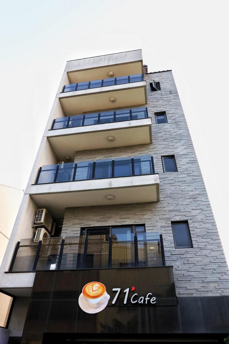 71 Cafe B&B - Housity