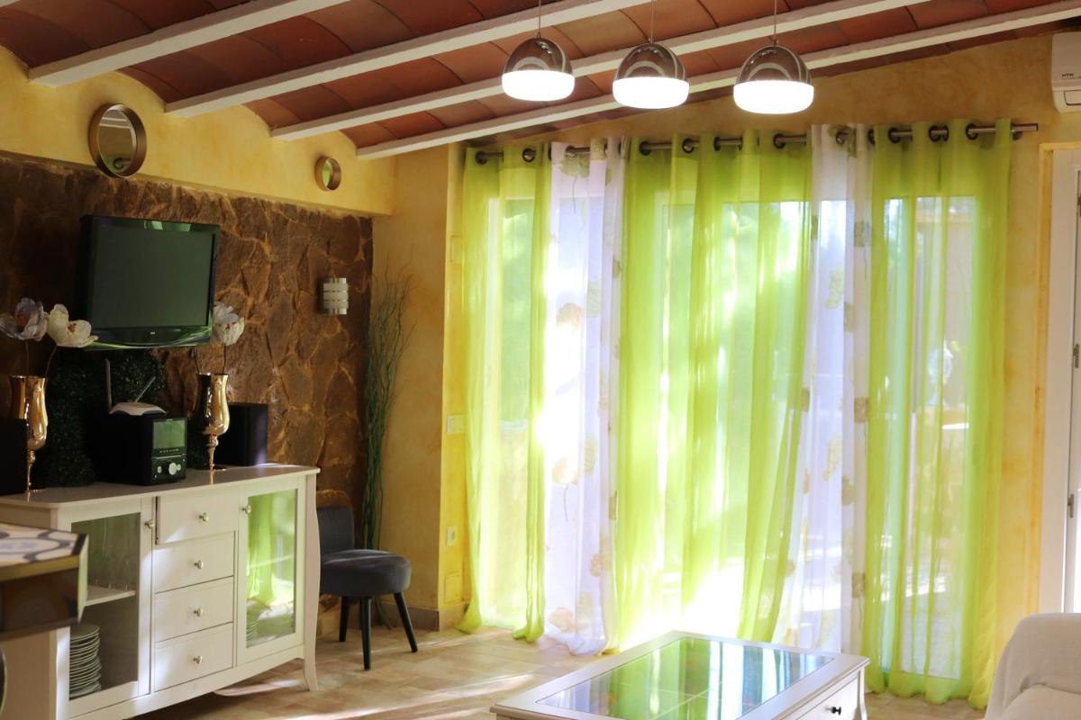 2 bedrooms house with shared pool furnished terrace and wifi at Elx 6 km away from the beach - Housity