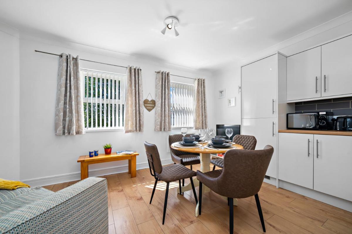 Stay In Cardiff Canton St John's Court Apartment - Housity