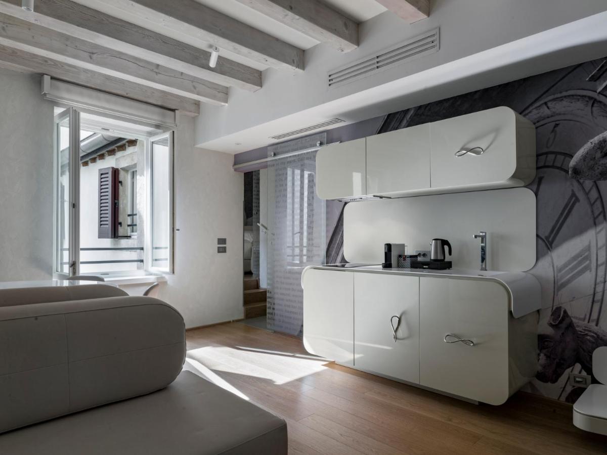 Lords of Verona Luxury Apartments - Hizvo