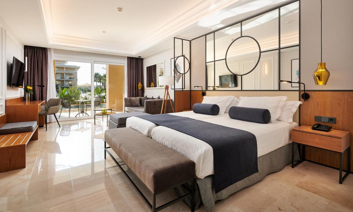 Cama o camas de una habitación en Grupotel Playa de Palma Suites & Spa