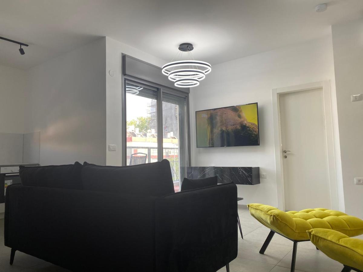 Best new! Luxury apartment in Holon for 11 people - Housity