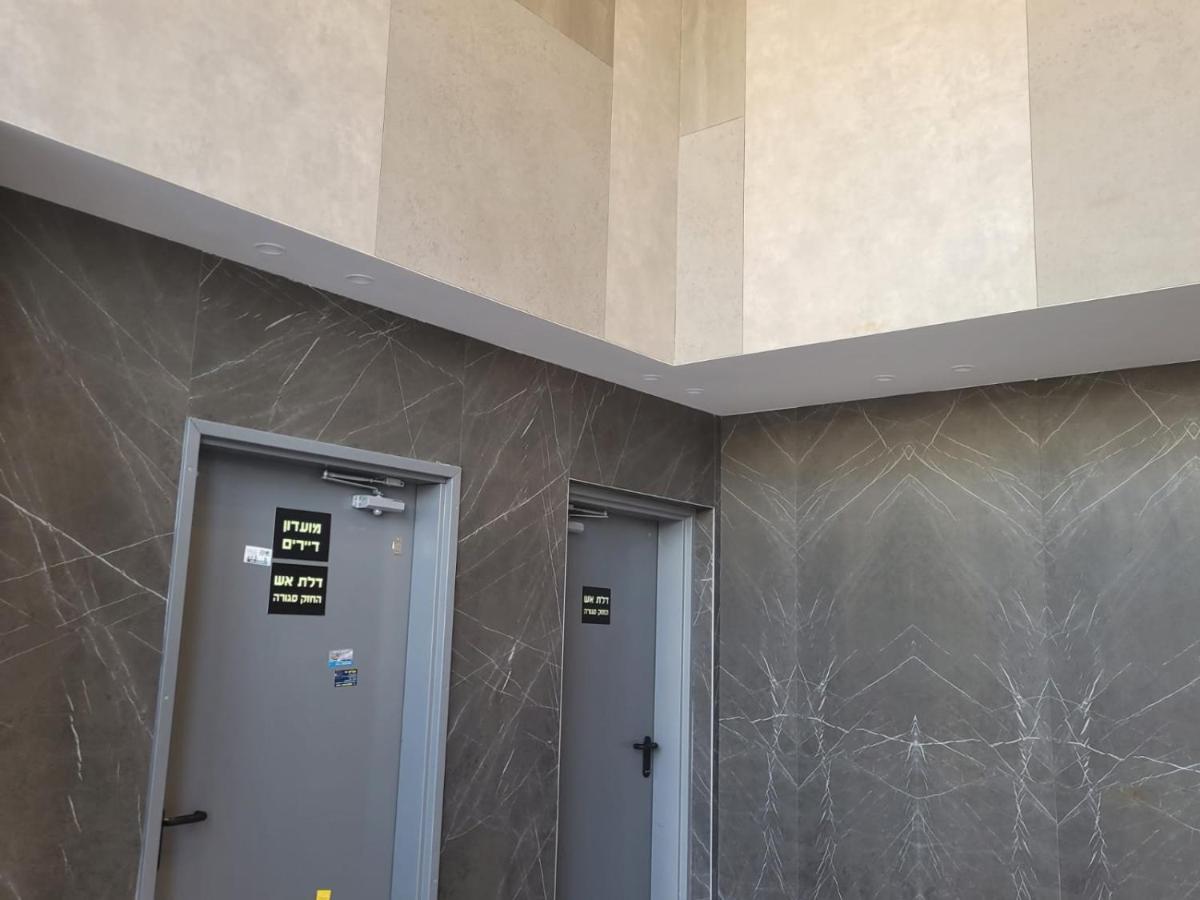 Best new! Luxury apartment in Holon for 11 people - Housity