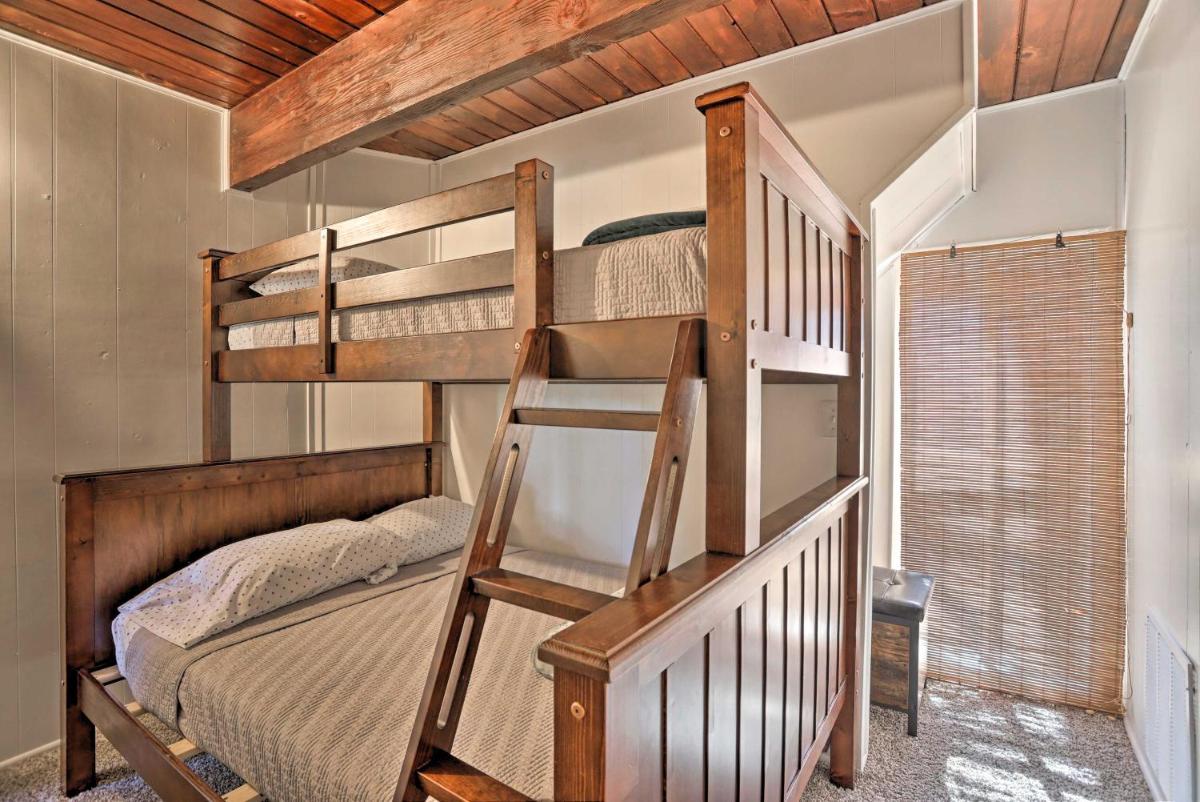 1 Mi to Lake Gregory Mtn-View Cabin with Deck - Housity