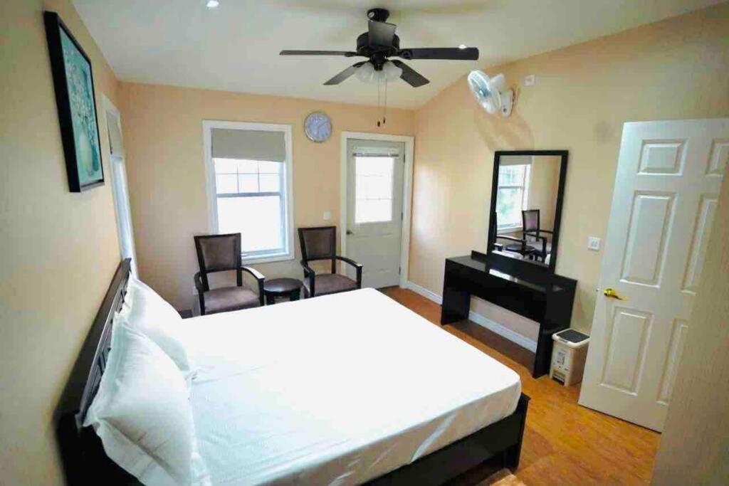 Le Reve Valley - Canadian cottage 2 - 3BHK Luxury cottage,Bonfire,Barbeque,Gym,Kids play zone,Lake view - Housity