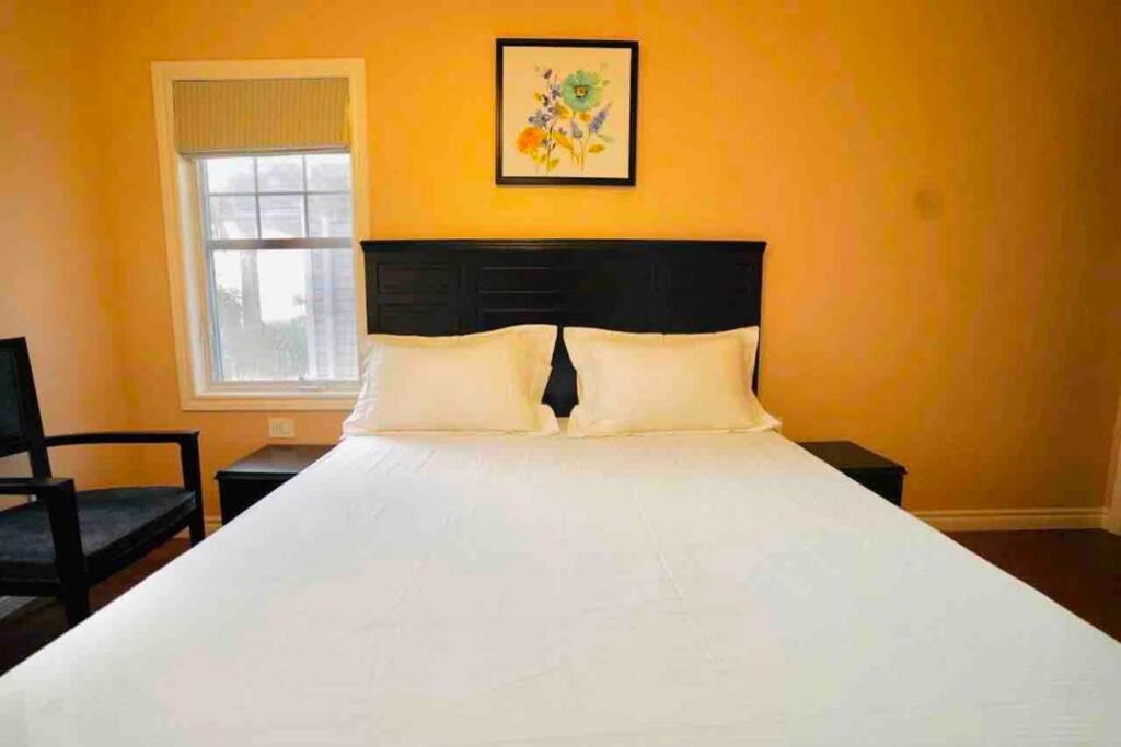 Le Reve Valley - Canadian cottage 2 - 3BHK Luxury cottage,Bonfire,Barbeque,Gym,Kids play zone,Lake view - Housity