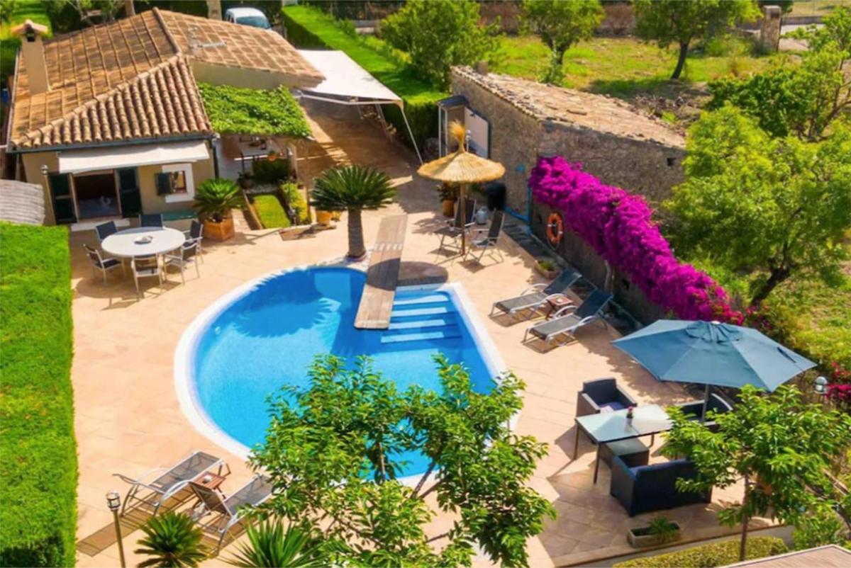 Finca Son Macia, amplia piscina, jardines en Selva, cerca de playas - Housity