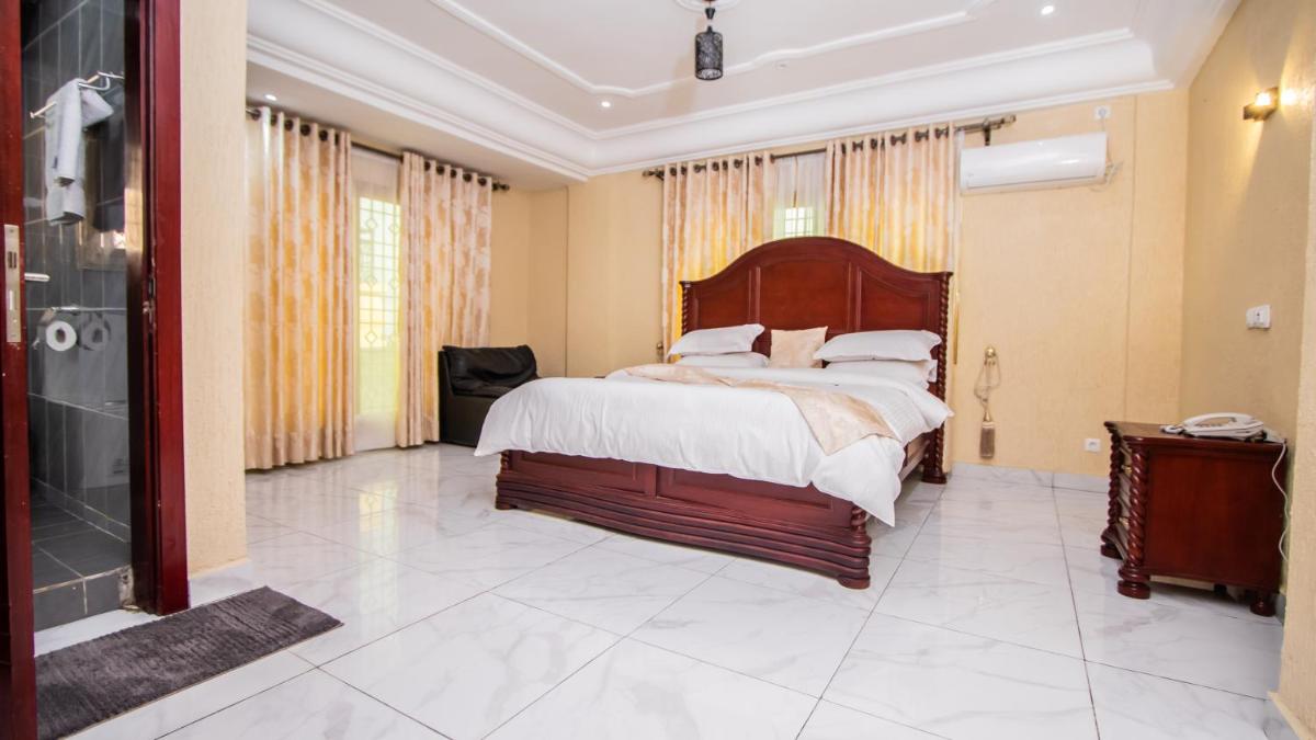 Residence Le Bonheur - 2 Bed Apartment by Douala Mall/Airport - Housity