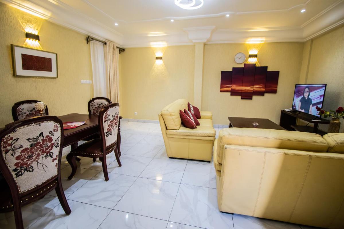 Residence Le Bonheur - 2 Bed Apartment by Douala Mall/Airport - Housity