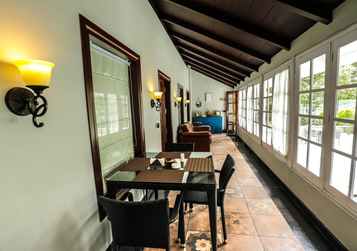 Hostie Stanley House-Heritage Home with private garden and Parking - Housity
