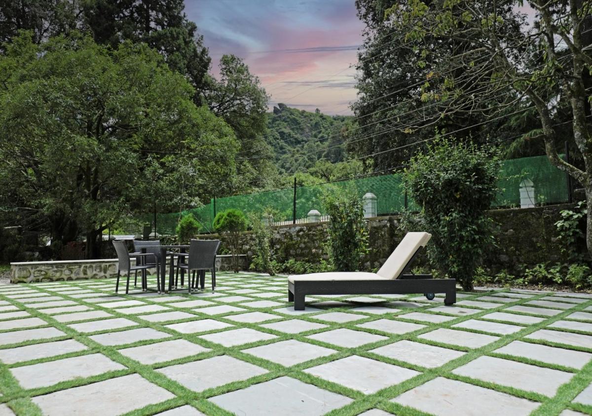 Hostie Stanley House-Heritage Home with private garden and Parking - Housity