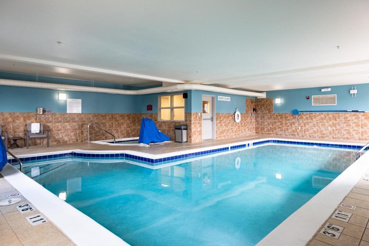 Holiday Inn Express & Suites Evanston by IHG - Housity