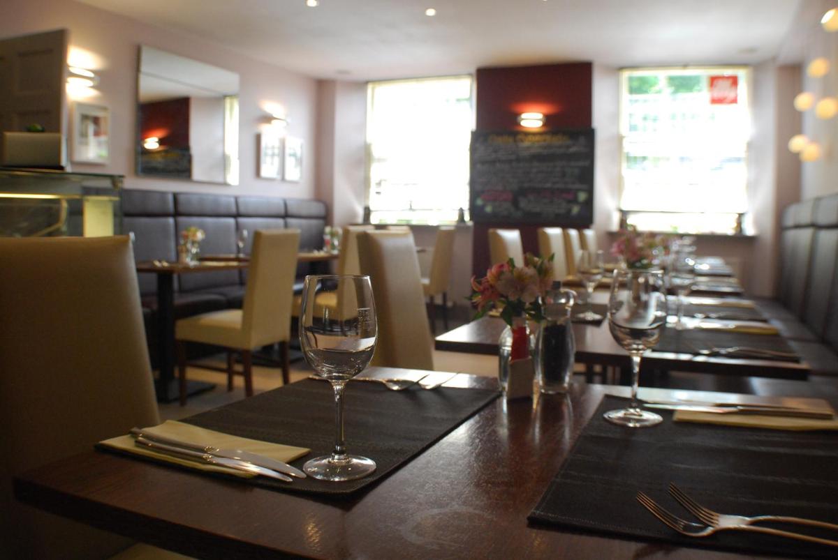 The Salisbury Hotel - Housity