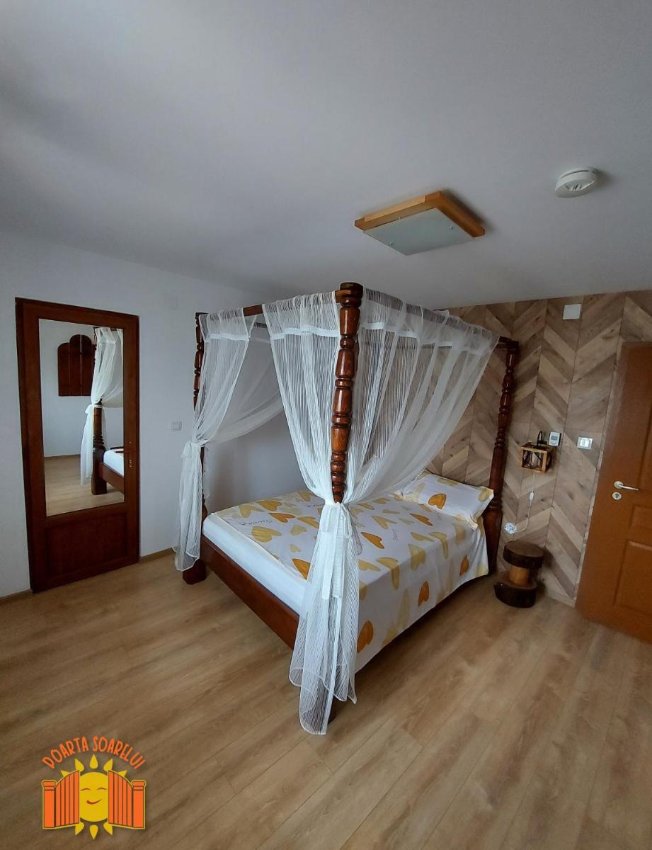 POARTA SOARELUI - Housity