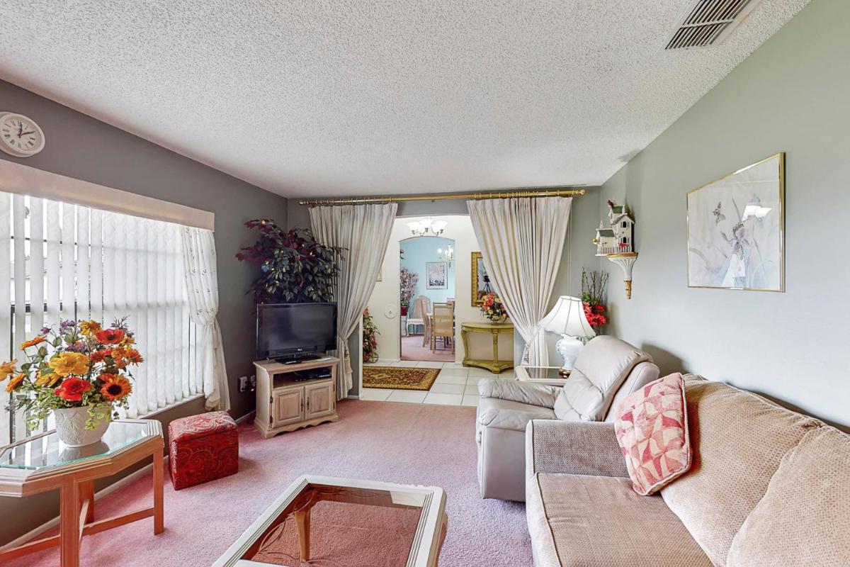 Colin and Cherryl's Indian Ridge Vacation Home - Housity